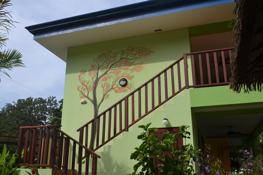 Mavi Surf Hotel Dominical Exterior photo