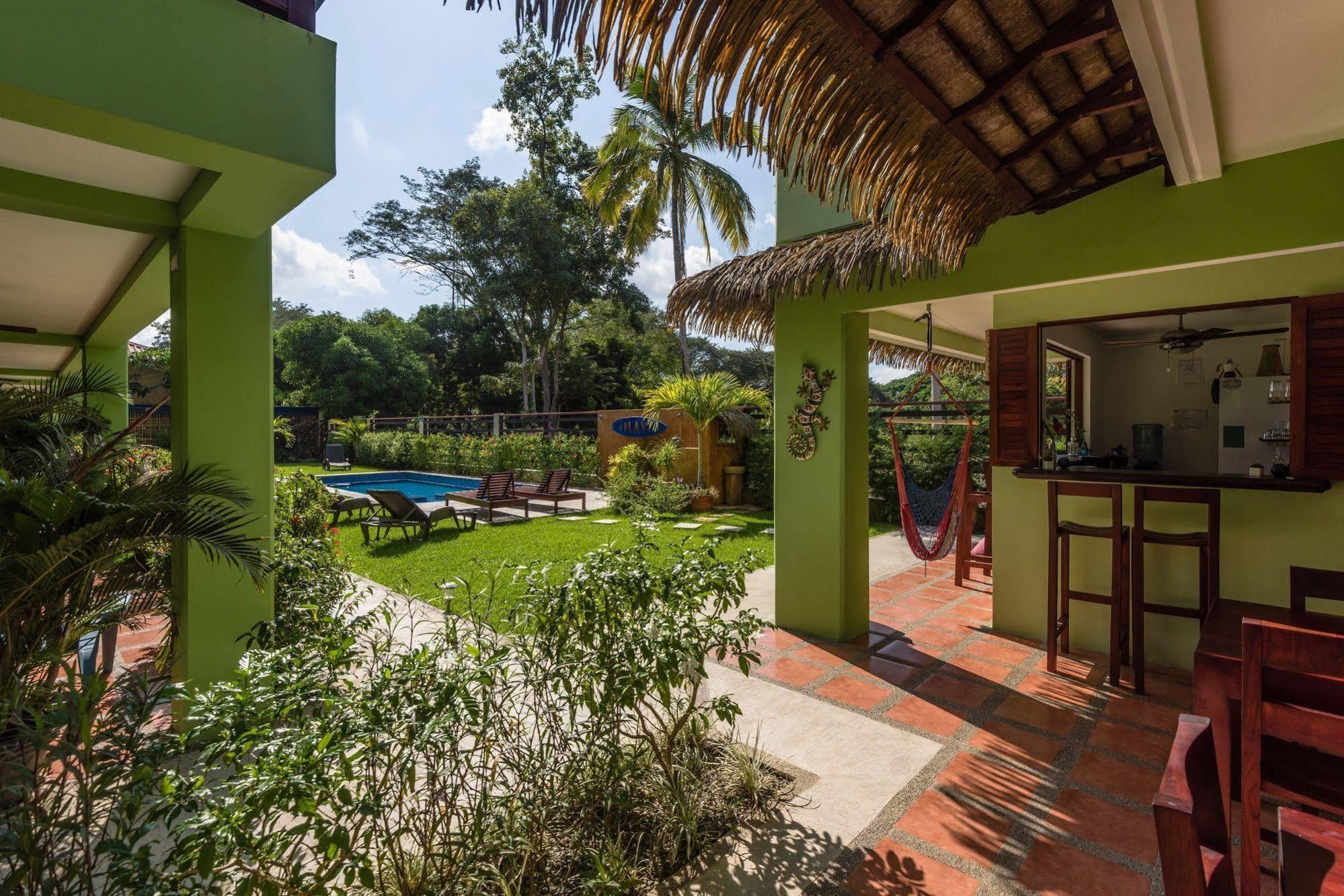Mavi Surf Hotel Dominical Exterior photo